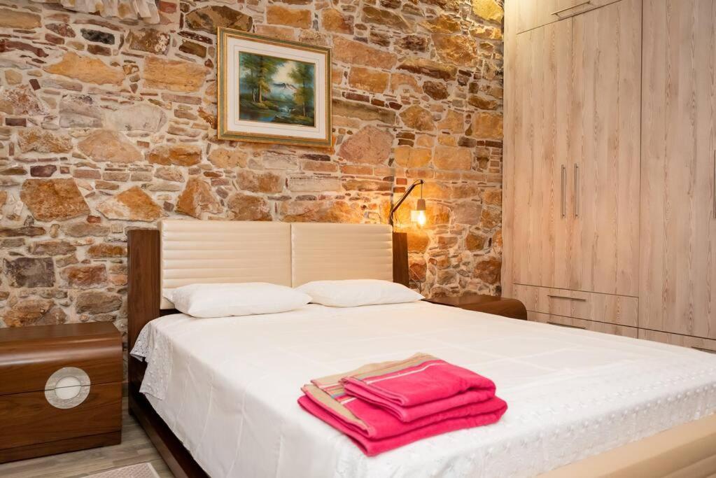 πετρινο σπιτι στον καμπο χιου Holiday home Chios Town